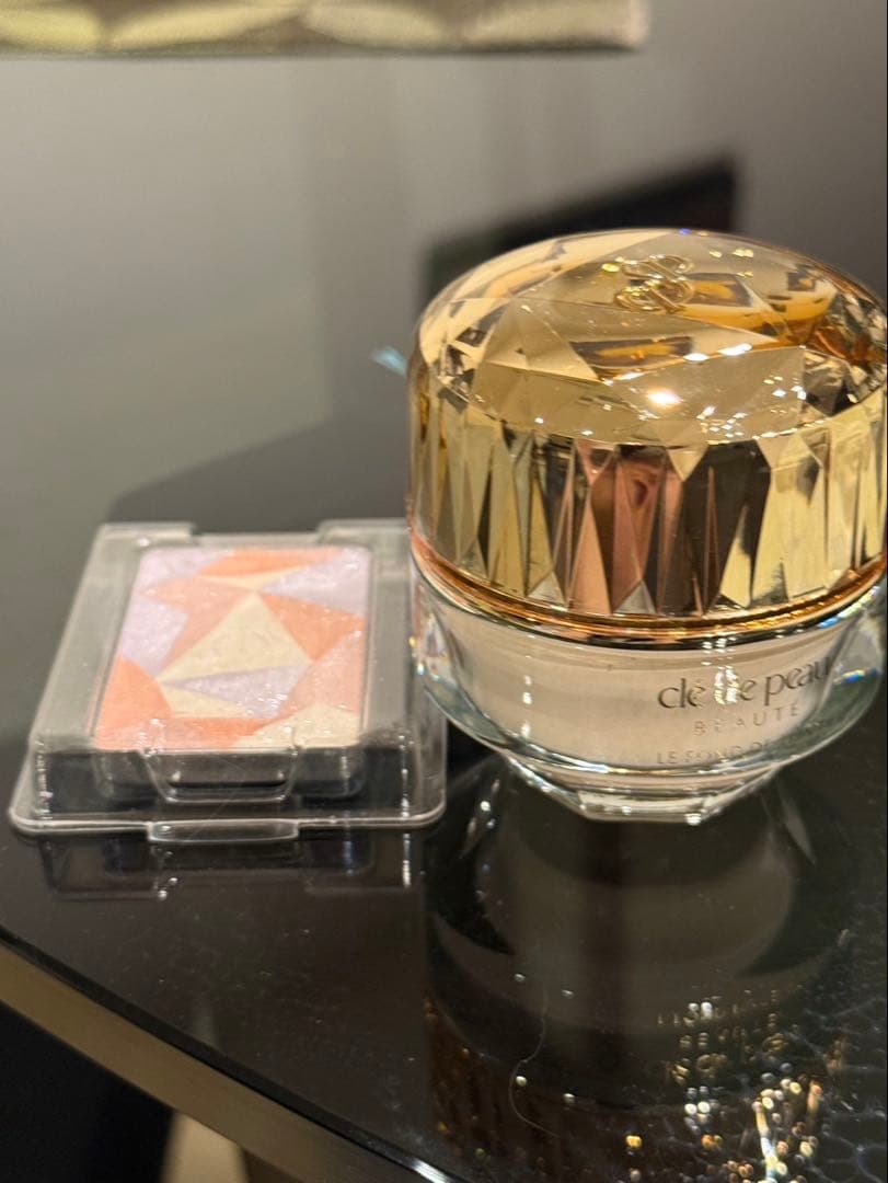 clé de peau クリームファンデーション 00