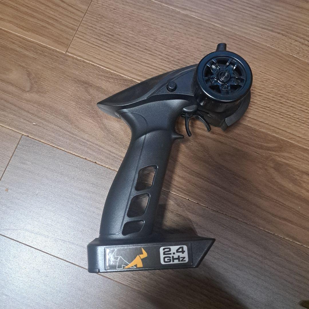 グレー ミリタリートラック型ラジコン　荷台付き