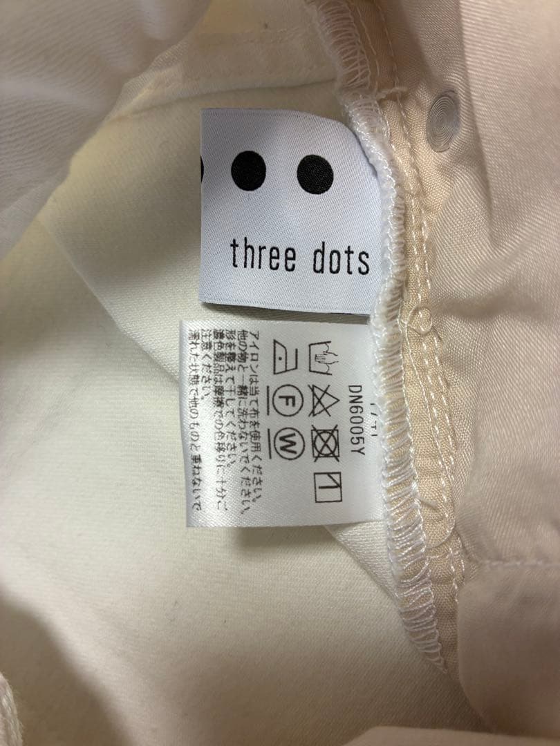 three dots⚫︎⚫︎⚫︎ホワイトデニム
