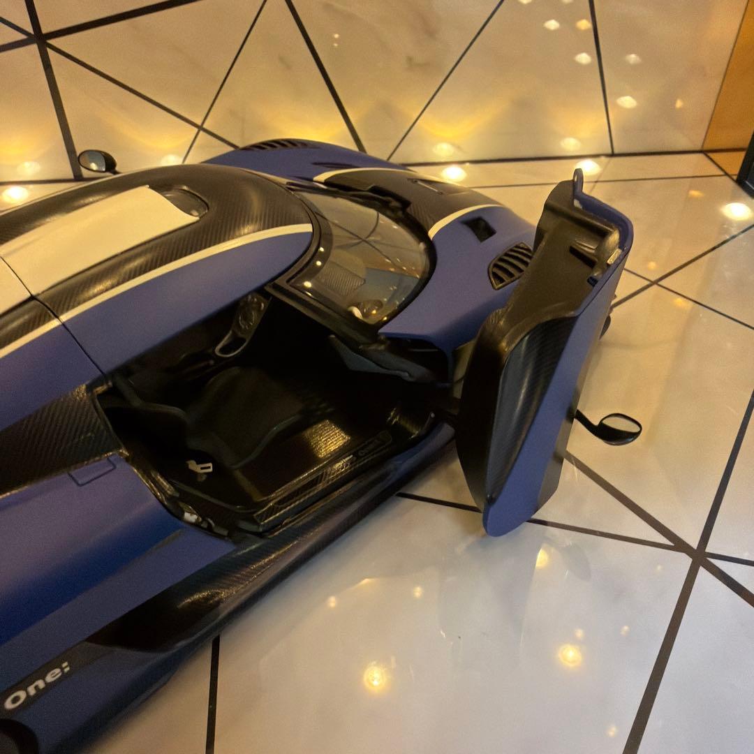 koenigsegg アゲーラ One 1/18スケール ミニカー ブルー
