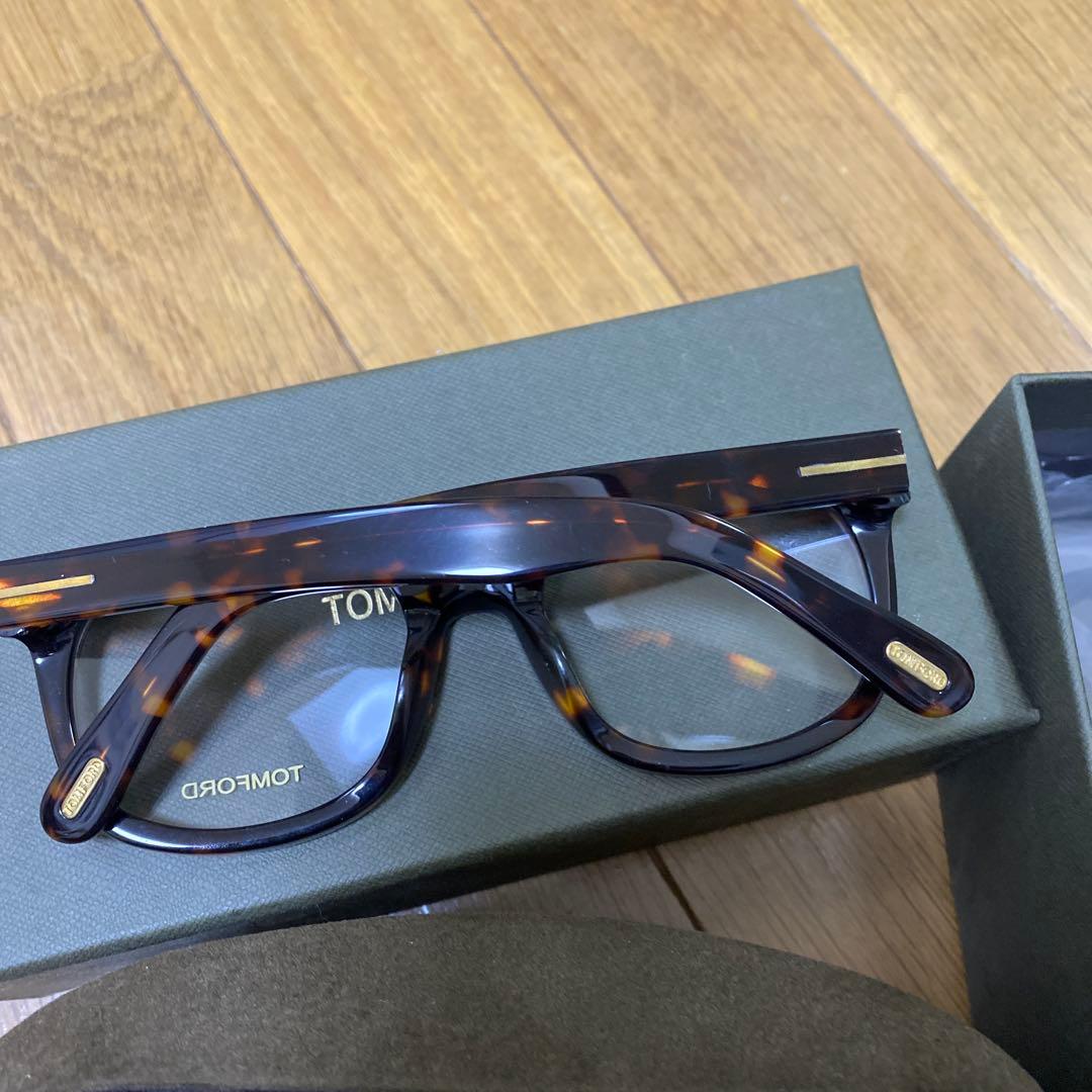 TOM FORD キャットアイサングラス トータスシェル