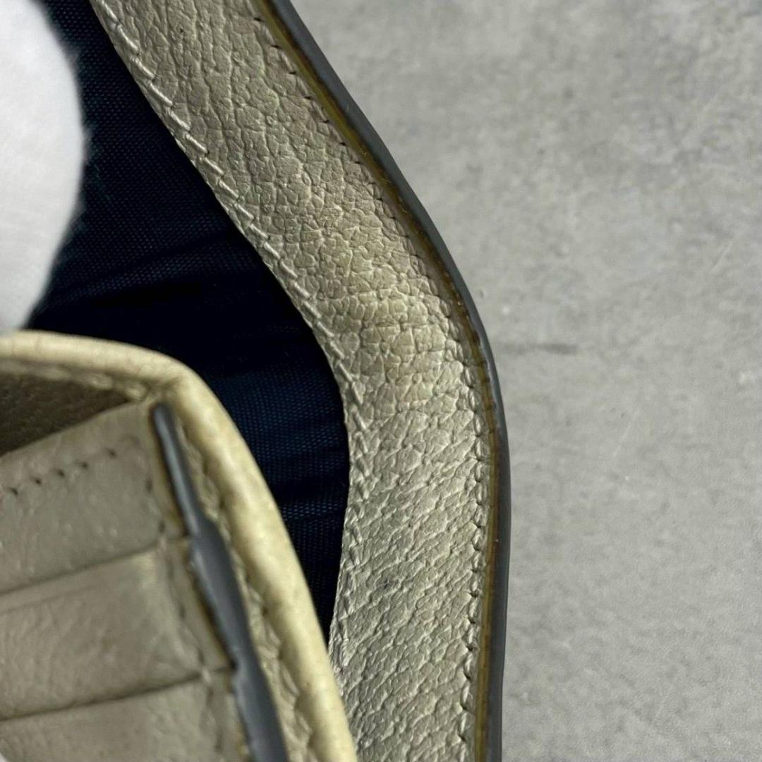 GUCCI オフディア マーモント GG ホワイト シェリーライン 財布