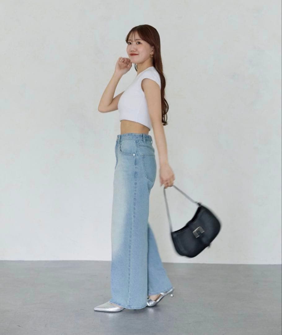 【新品タグ付き】Thevon ハイウエストストレートデニムパンツ S ブラック