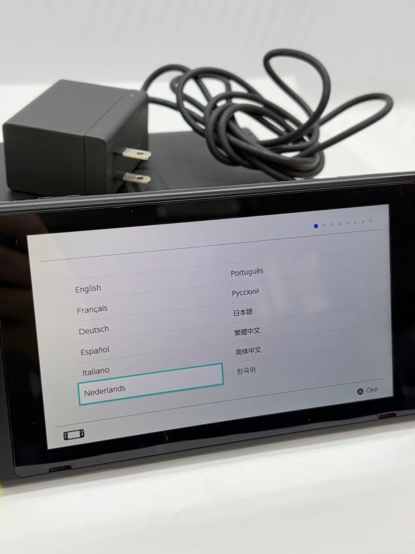 Nintendo SWITCH HAC-001　ゲーム機　アクセサリー付　任天堂