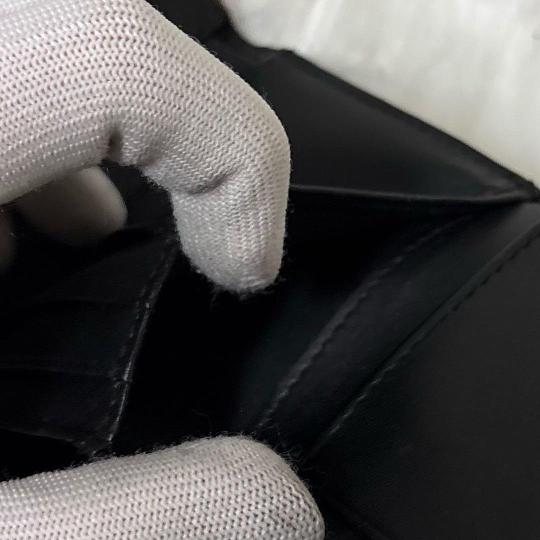 【美品】ヴィヴィアンウエストウッド レザー 二つ折り財布 オーブ がま口 ロゴ