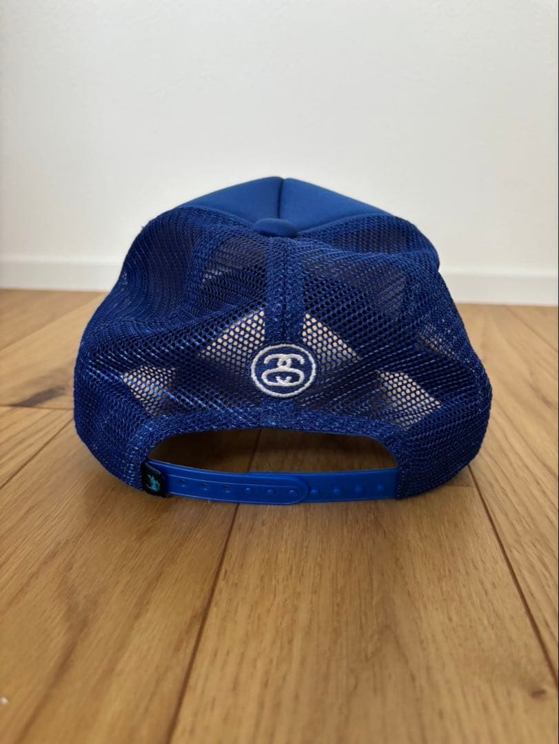 Stussy メッシュトラッカーキャップ 青