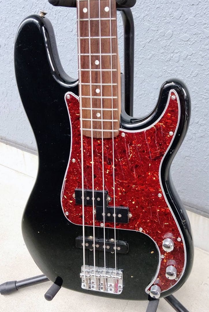 ベース Squier by Fender Precision BASS