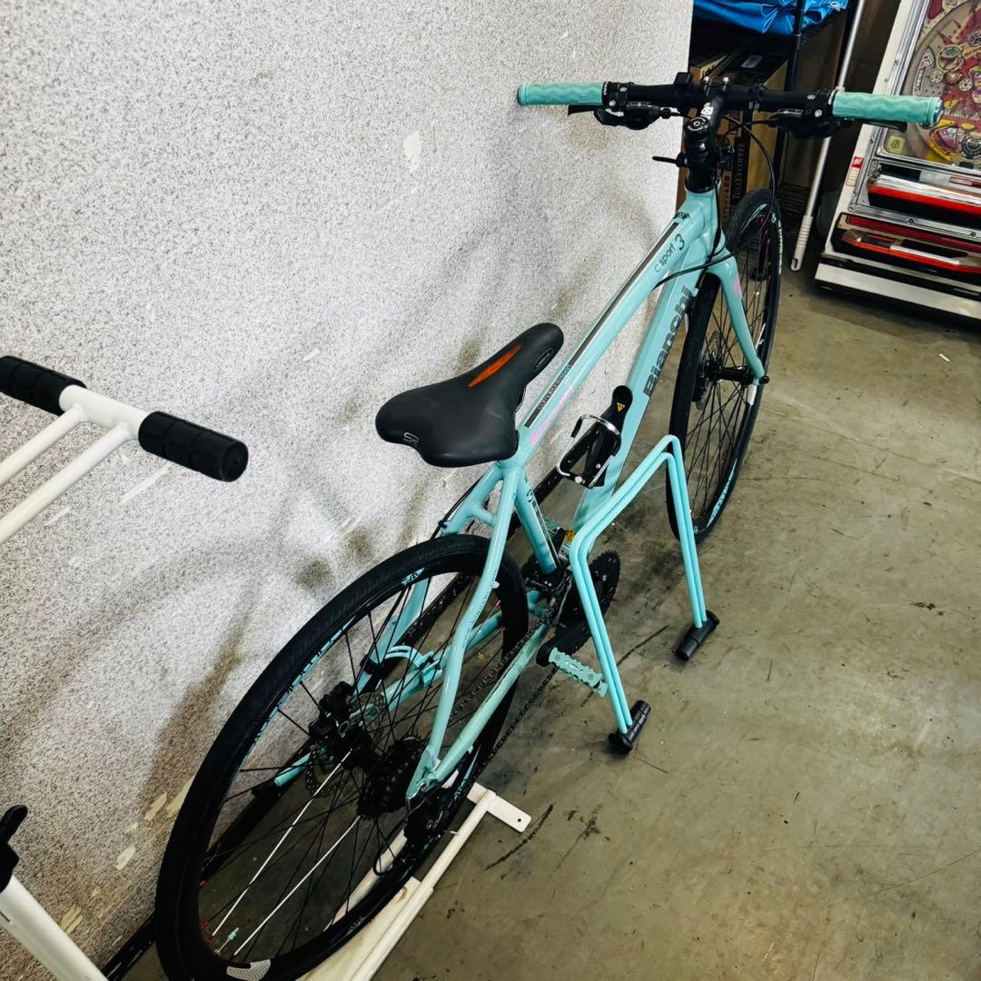 配送無料✨極美品！最新モデルBianchiビアンキ クロスバイク CSport3