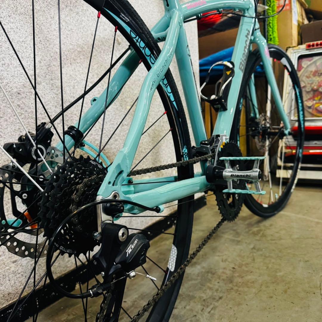 配送無料✨極美品！最新モデルBianchiビアンキ クロスバイク CSport3