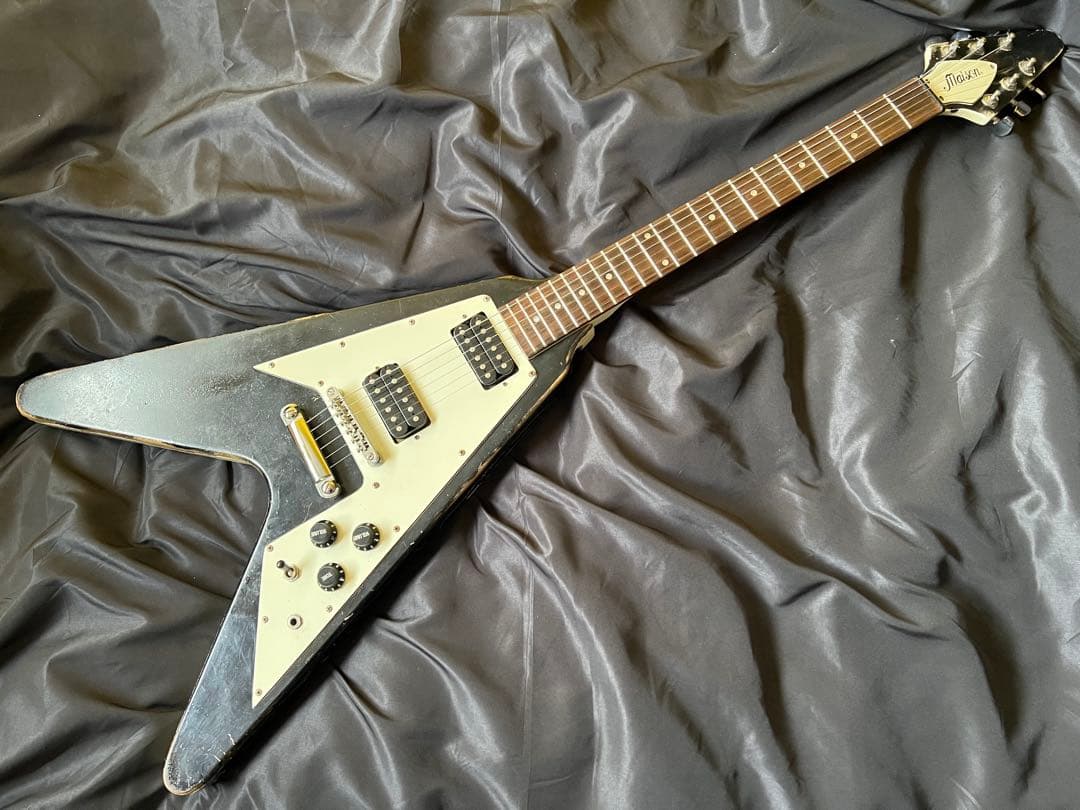 激シブmaison フライングV Flying V レリック加工　ケース付ギター