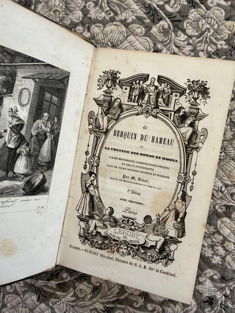 フランスアンティーク古書ロマンティック本女性と薔薇の金箔押しネイビーの洋書