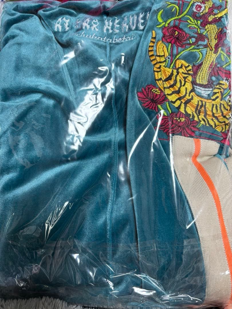 チュウカタベタイ　Tiger track pants/green Lサイズ