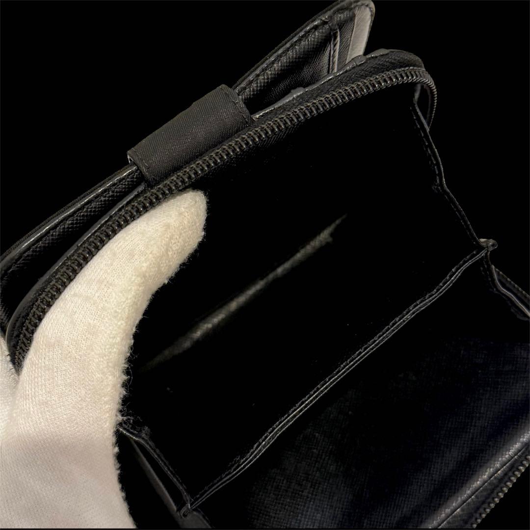 人気‼️PRADA NYLON サフィアーノレザー 二つ折り財布 三角ロゴ 黒