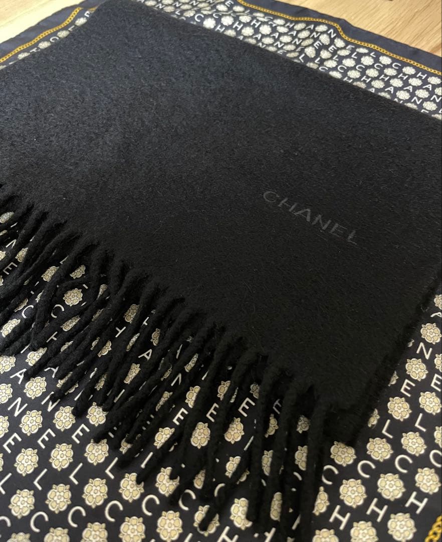 CHANEL ロゴカシミアマフラー　無地　黒ブラック