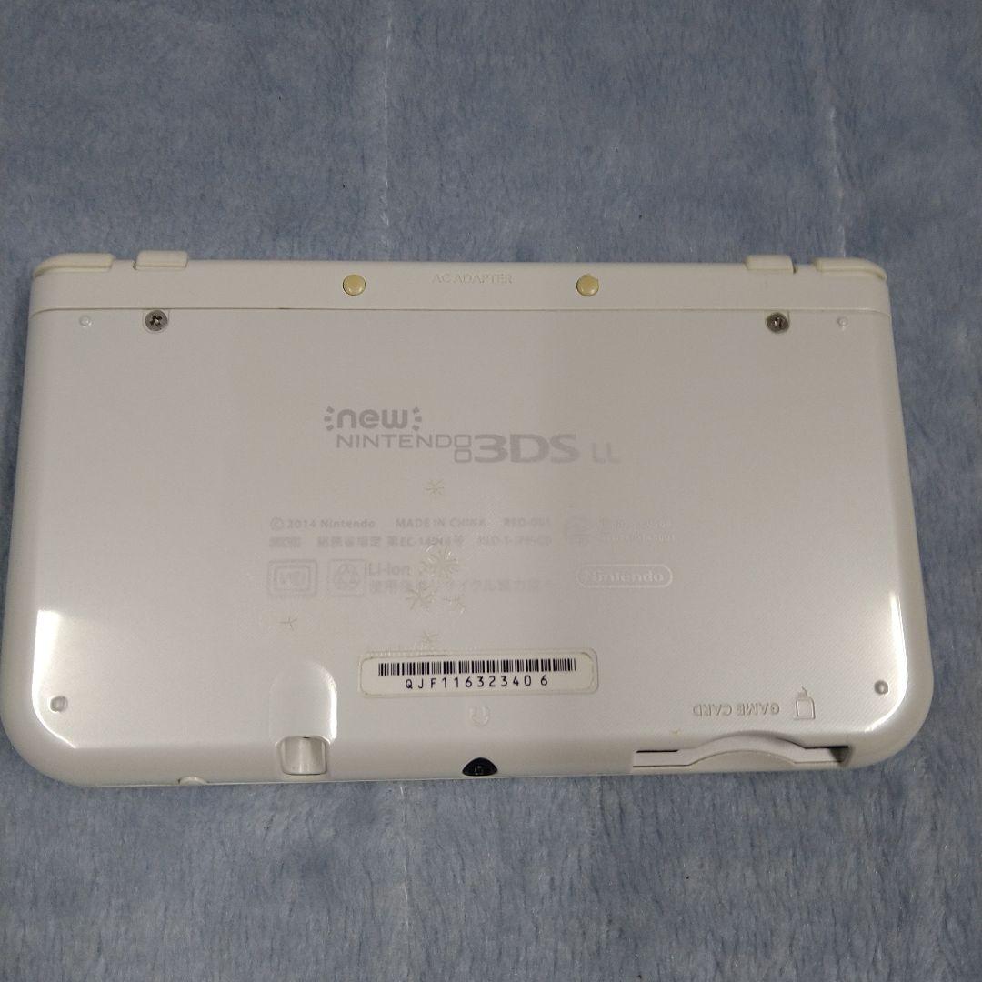 3DS 本体、ゲームとびだせどうぶつの森、マリオゴルフ。