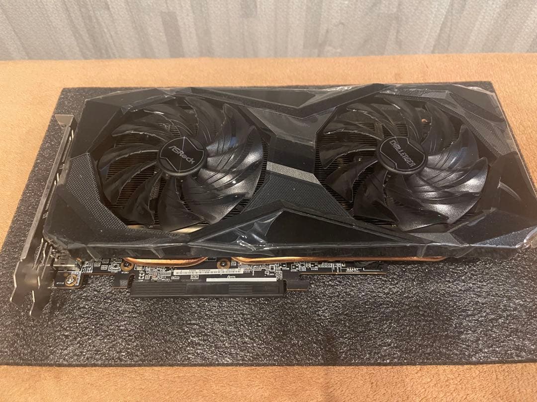 ASRock Radeon / RX7600 グラフィックボード 8GB