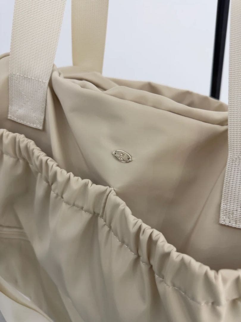 idem travel multifunctional bag ベージュ