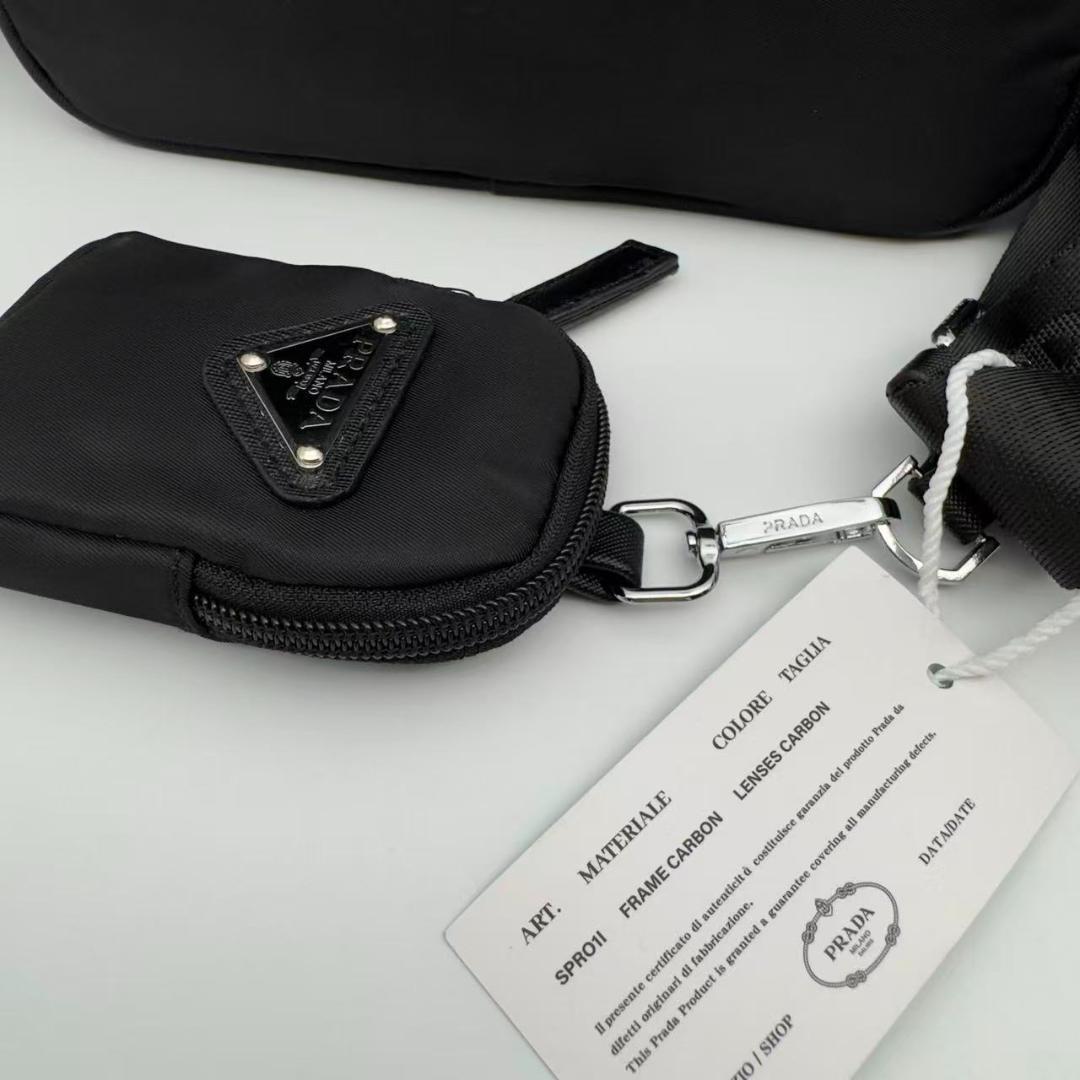 PRADA ノベルティ ショルダーバッグ