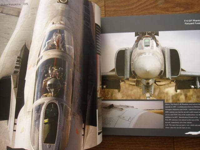 洋書 F-4 E/F/EJ/& RF-4 Phantom II