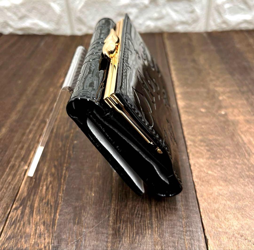 新品未使用　ヴィヴィアンウエストウッド 三つ折財布　黒　エナメル　がま口