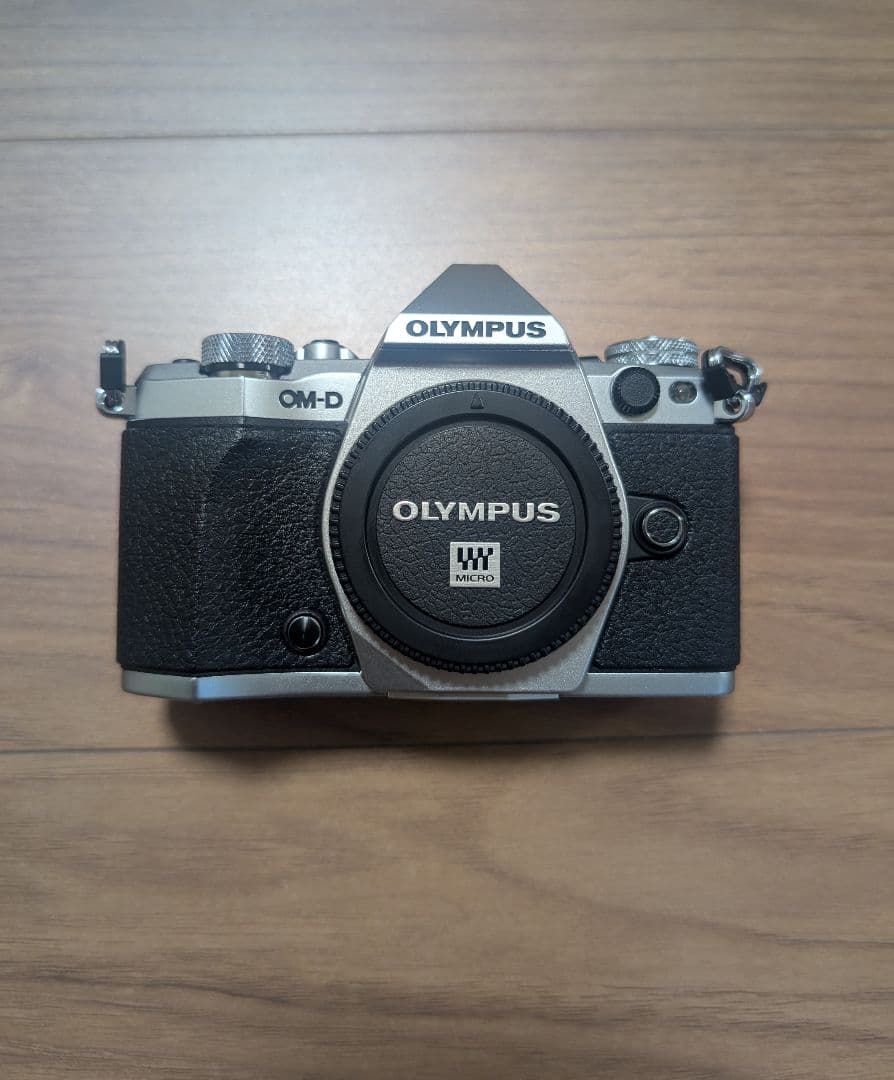 OLYMPUS OM-D E-M5 MarkIIフルセット シャッター回数311