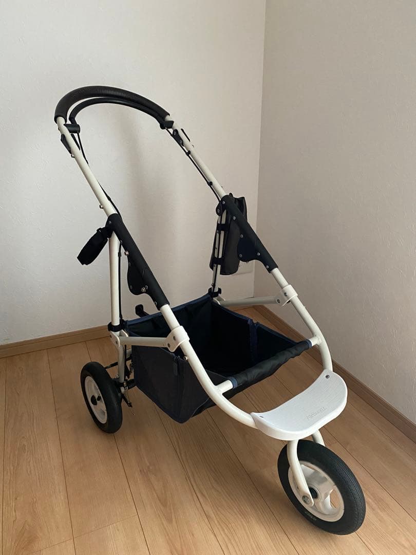 【美品】エアバギー ホワイト×ブラウン AIRBUGGY フレームのみ