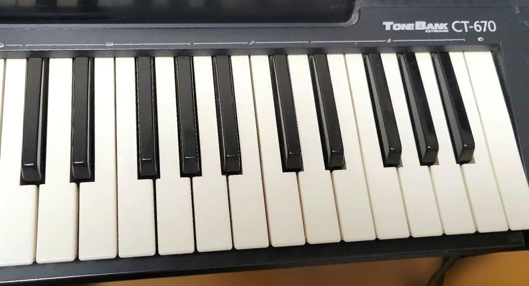 CASIOキーボードTONEBank　CT670 ,STRICHスタンド