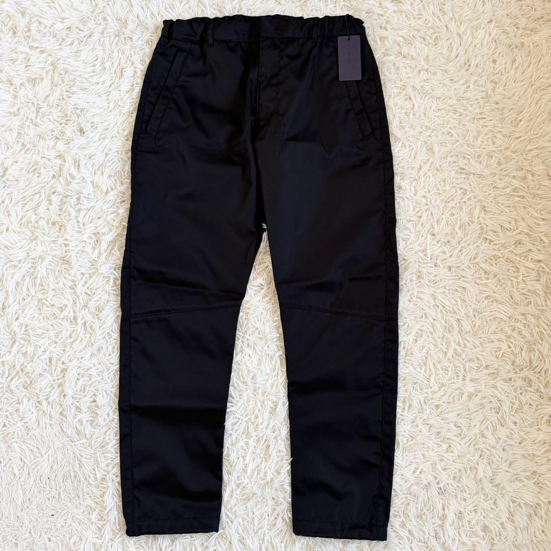 新品タグ付　プラダ　Re-Nylon　パンツ　三角プレート　ブラック　Lサイズ