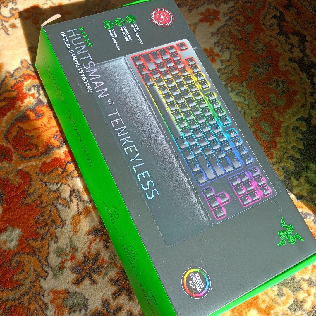 Razer HUNTSMAN V2 TENKEYLESS ゲーミングキーボード