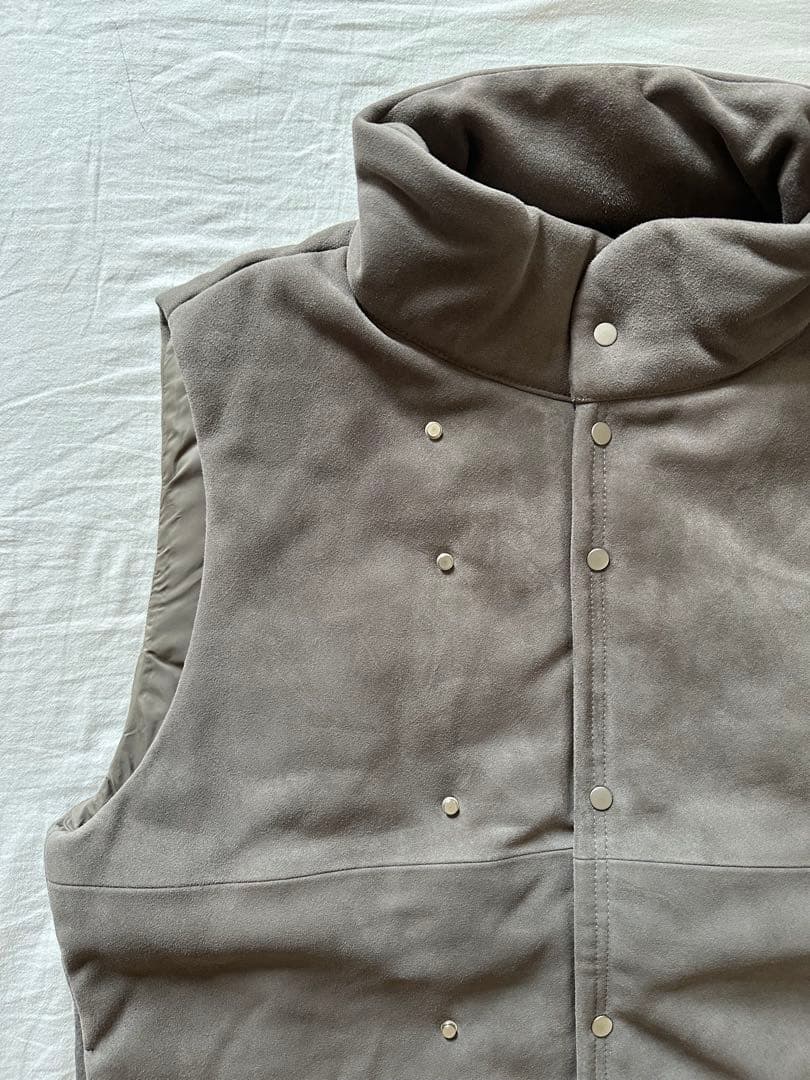 トップス mononnative HIKER PUFF VEST SHEEP