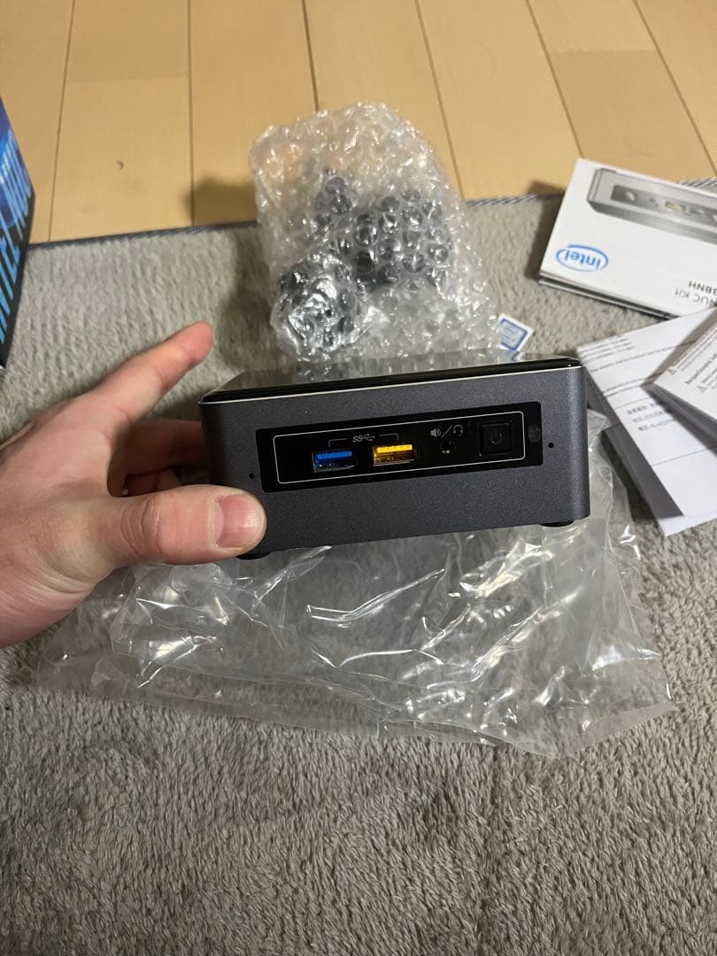 値下げしました。美品 Intel NUCi3BNH