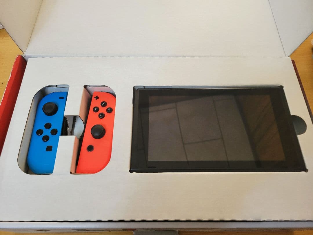Nintendo Switch 本体 本体カバー付