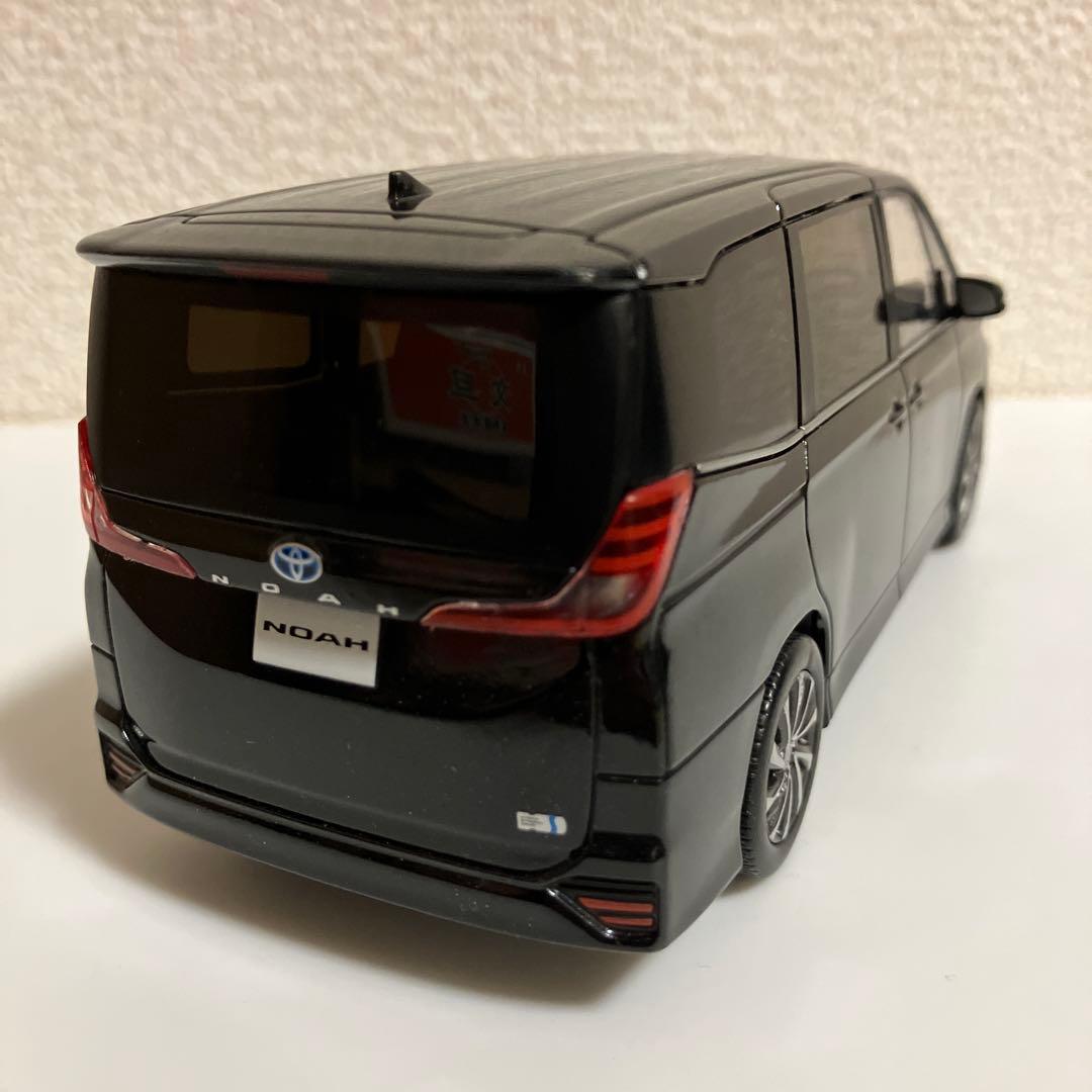90ノア　カラーサンプル　ミニカー　送料込み！