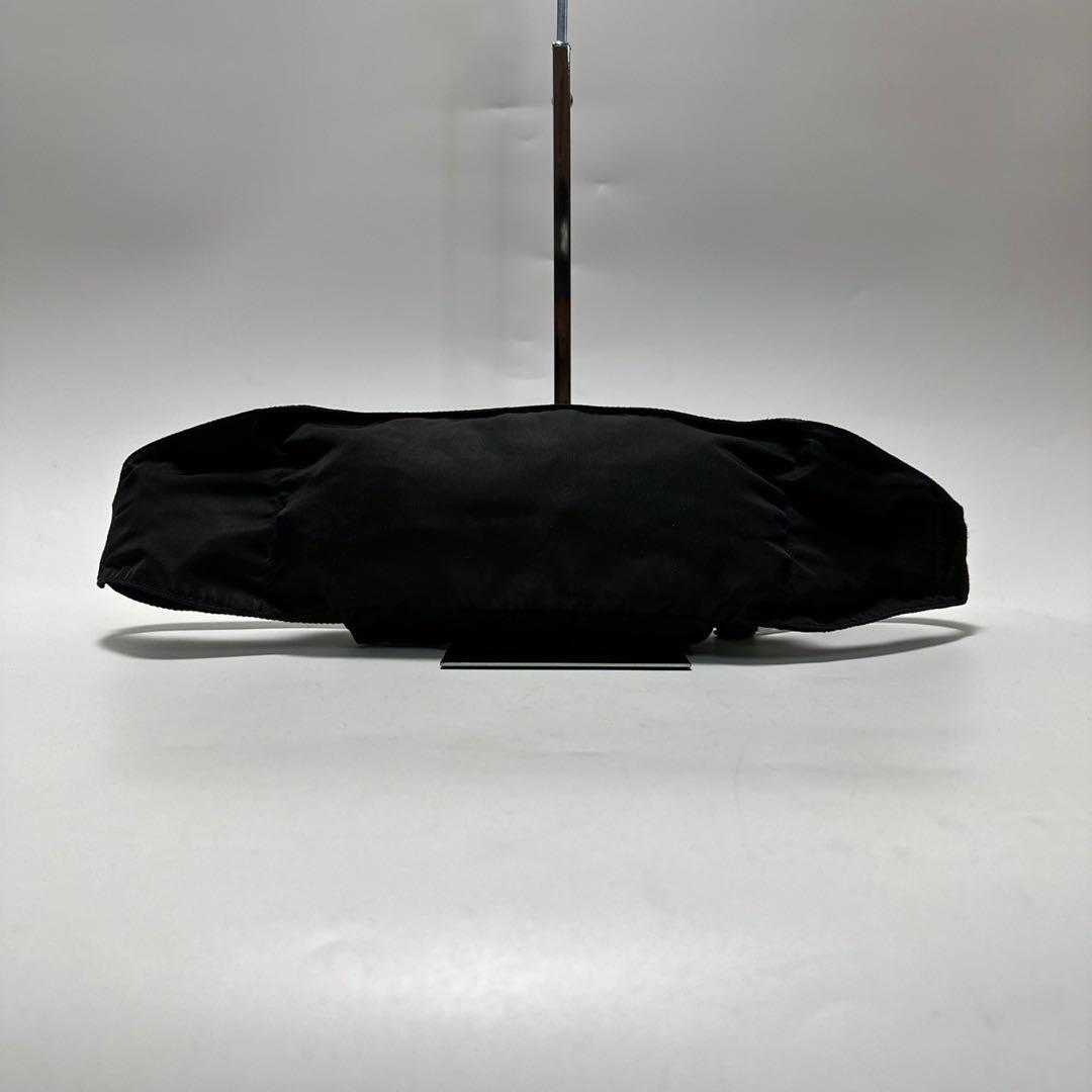 h16【極美品】プラダ　三角ロゴ　ナイロン　ブラック　ウエストポーチボディバッグ