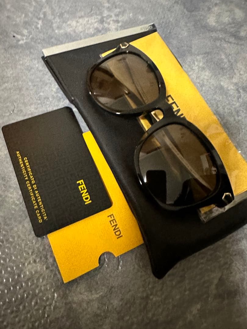 FENDI サングラス ブラウンレンズ