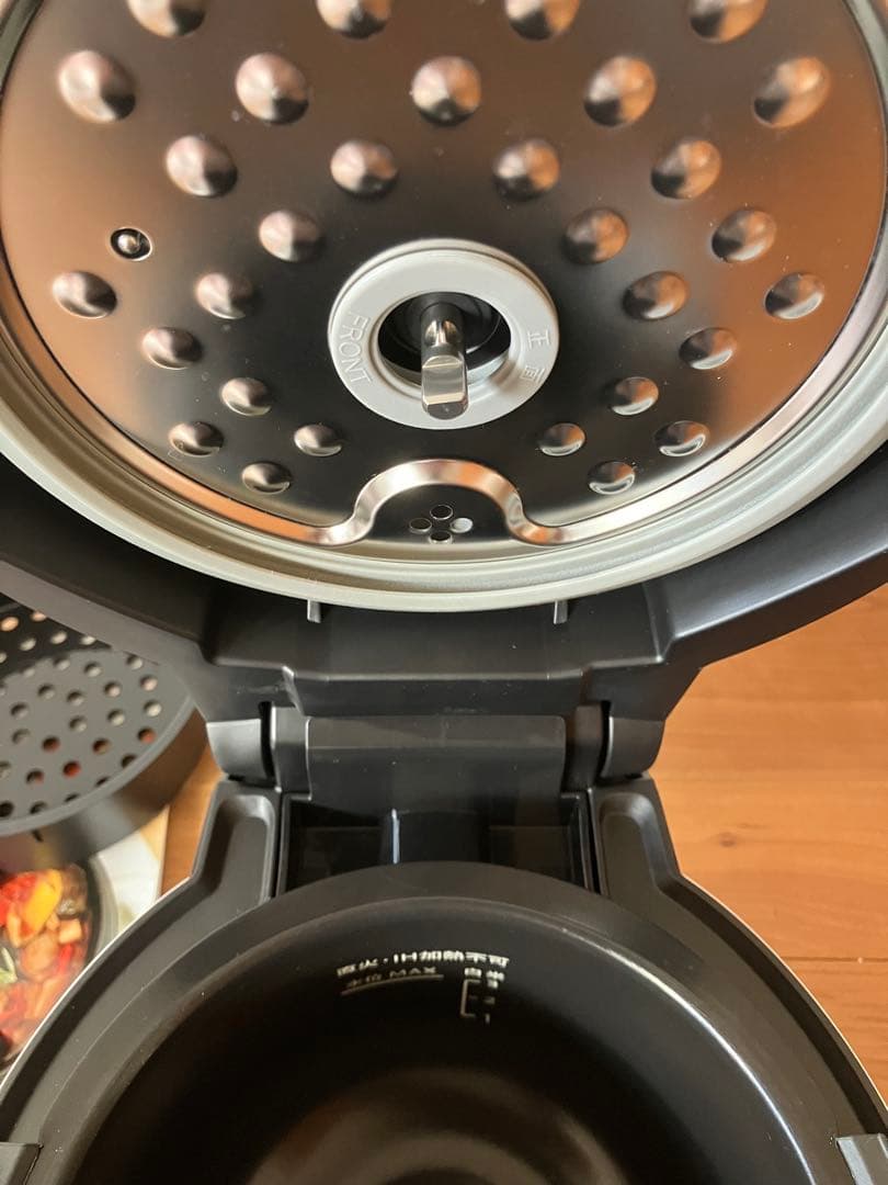 ヘルシオ ホットクック 水なし自動調理鍋 KN-HW10E