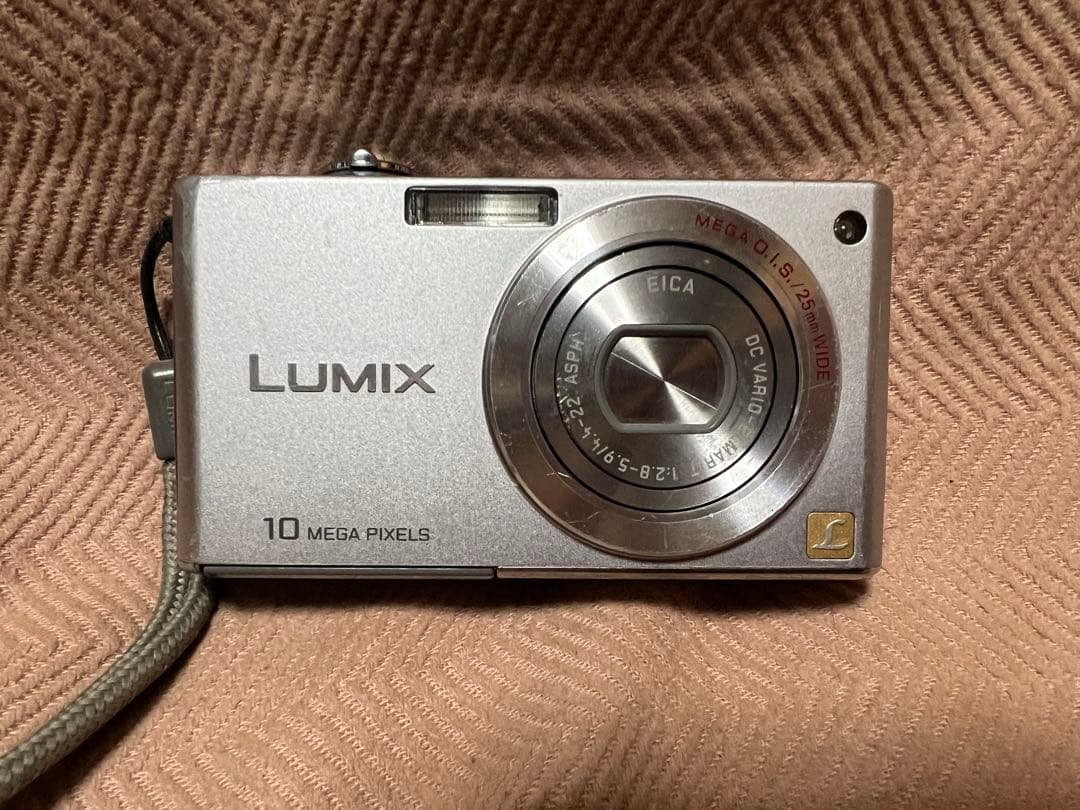 Panasonic パナソニック　LUMIX DMC-FX37 デジタルカメラ