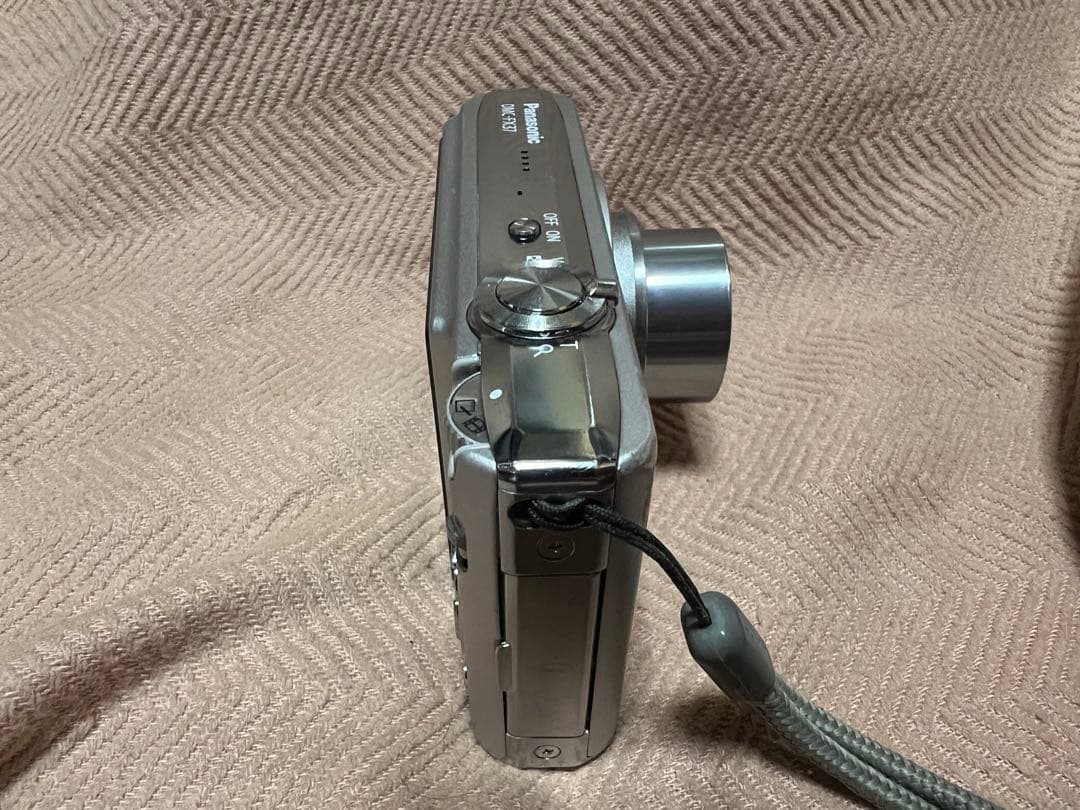 Panasonic パナソニック　LUMIX DMC-FX37 デジタルカメラ