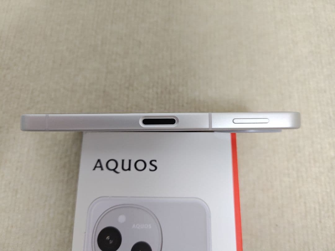 AQUOS sense10 8gb/256gb ライトシルバー　SH-M33