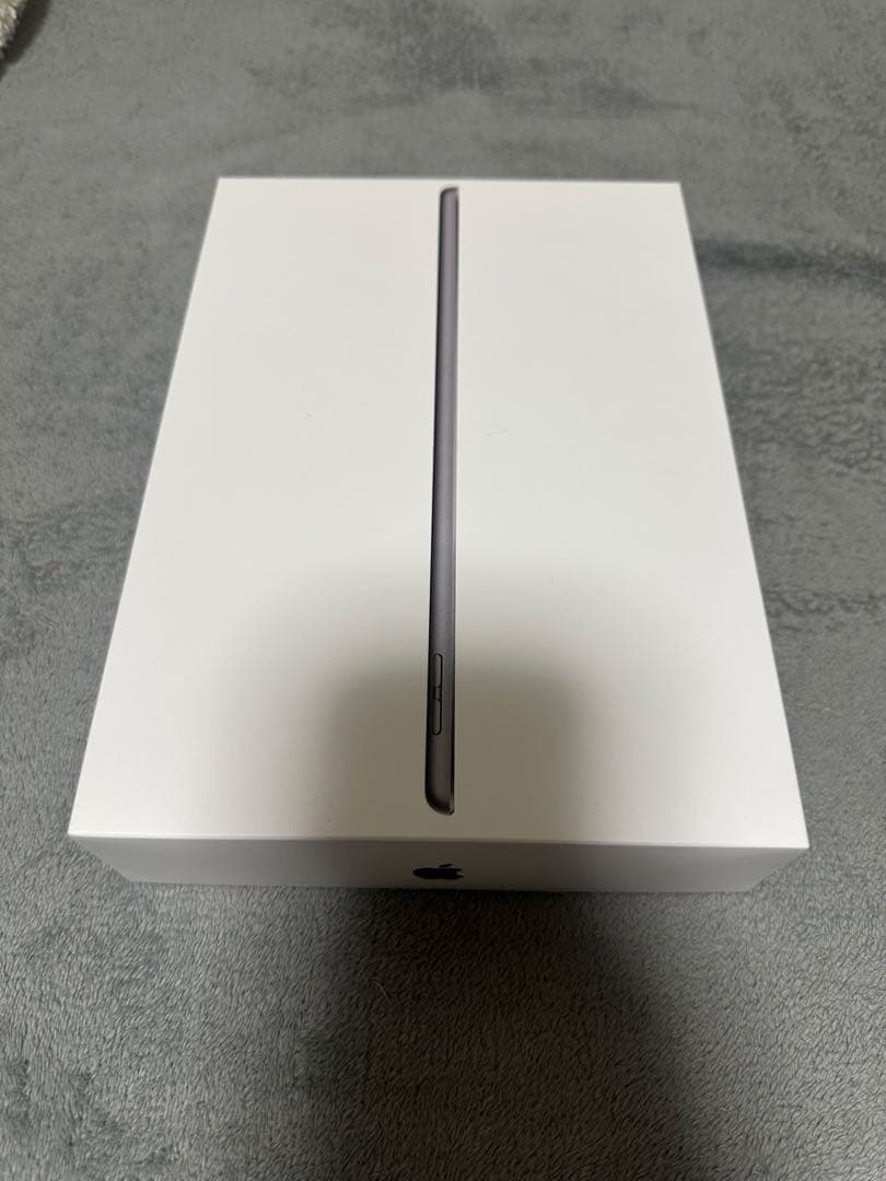 Apple iPad 第9世代 シルバー　64GB　WiFiモデル