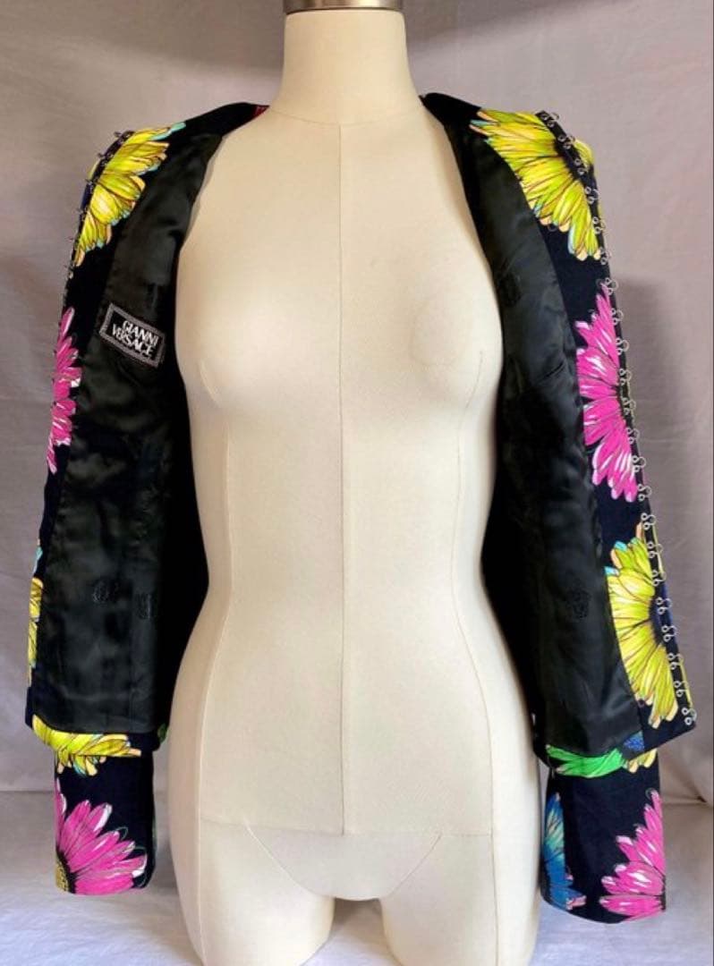 GIANNI VERSACE　ジャンニヴェルサーチ　シルクジャケット　38 ロゴ