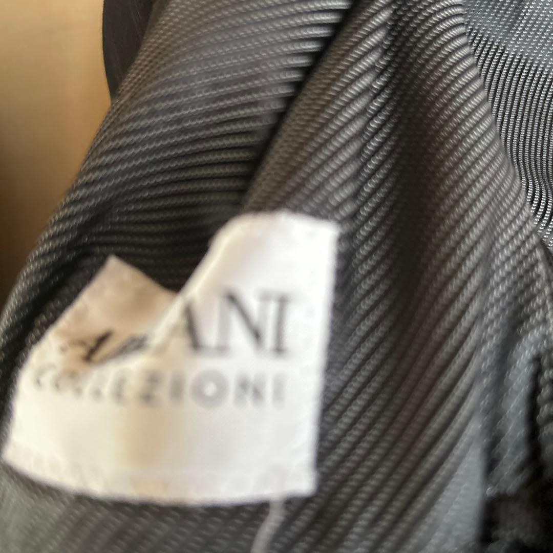 Armani Colletioniストライプ ブラックスーツ