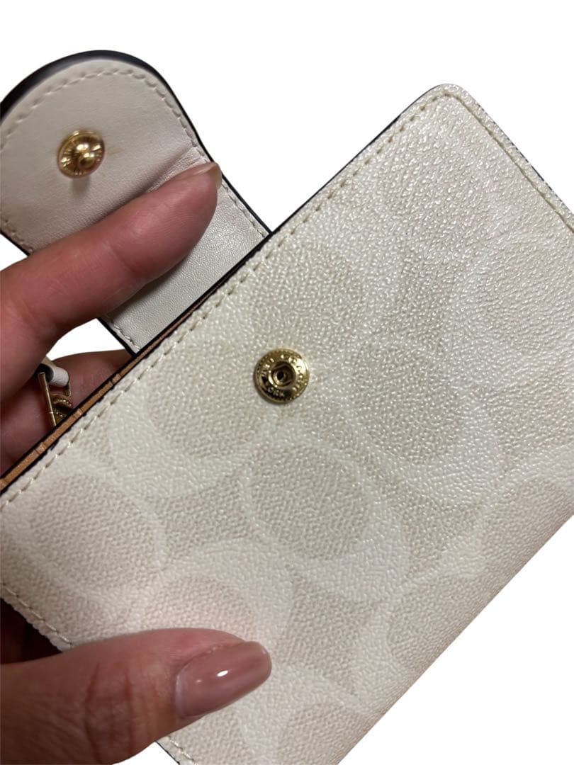 今日だけ価格！超美品★COACH★二つ折り財布★ホワイト★白★一度のみ使用★