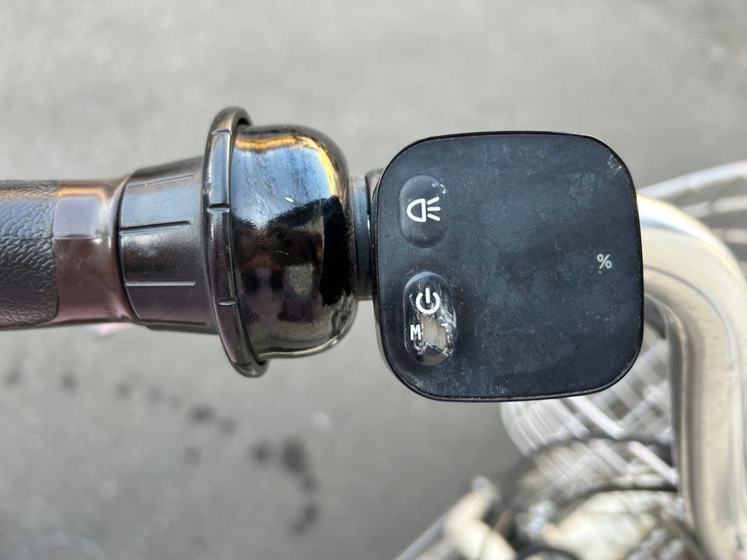 電動アシスト自転車 ホワイト バスケット付き