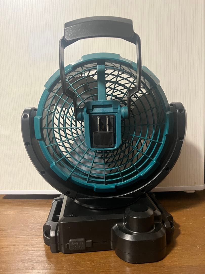 マキタ　充電式ファン　CF101D