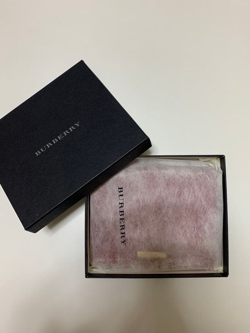 BURBERRY 二つ折り財布 レッド 箱付き