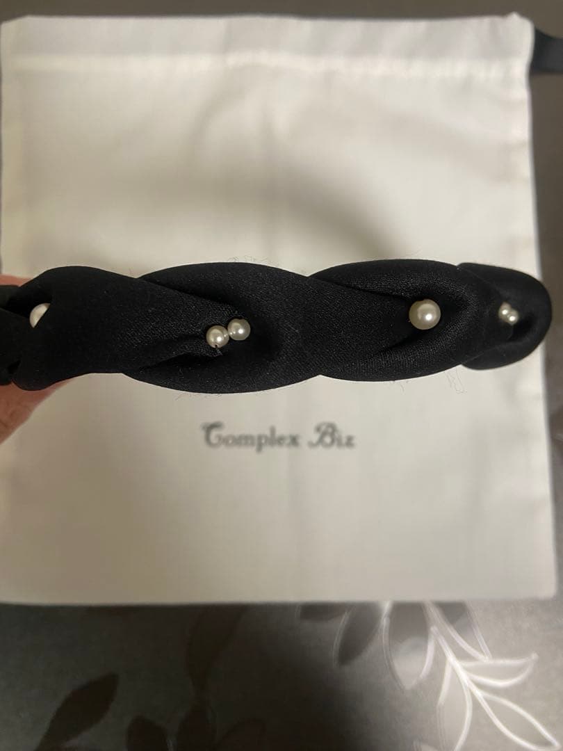 未使用品　カチューシャ　ヘアバンド　コンプレックスビス