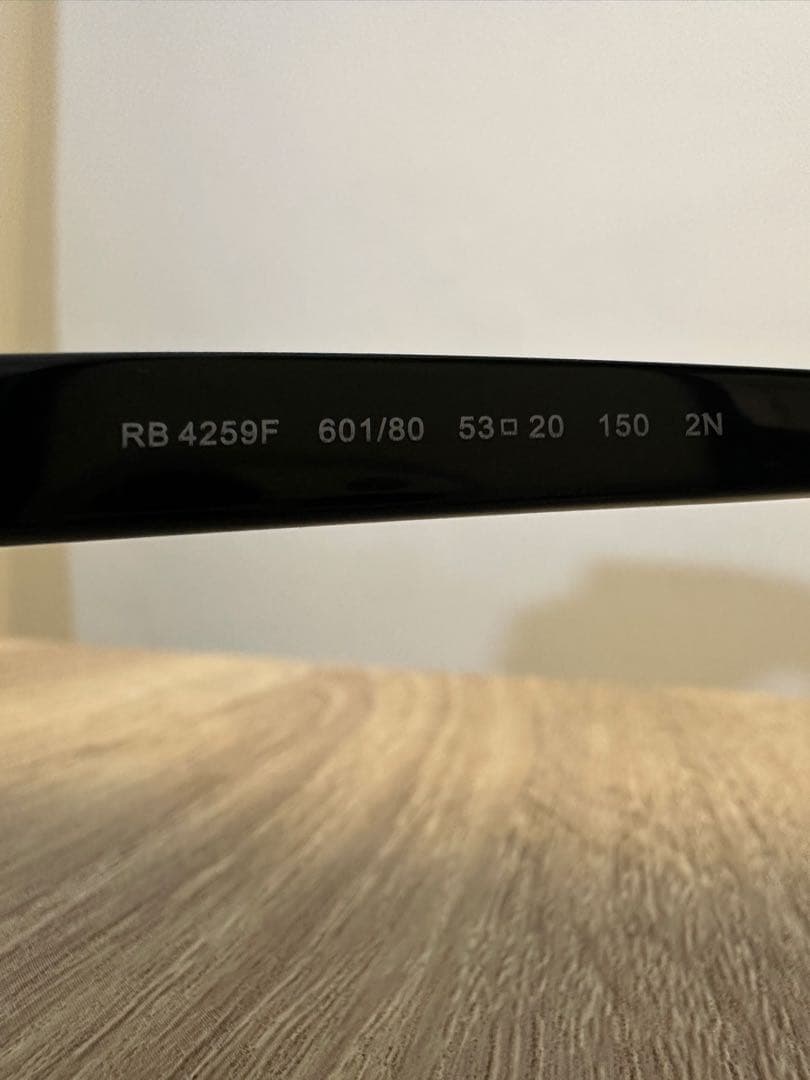 Ray-Banレイバンサングラス　RB4259F-601-80（53SIZE）