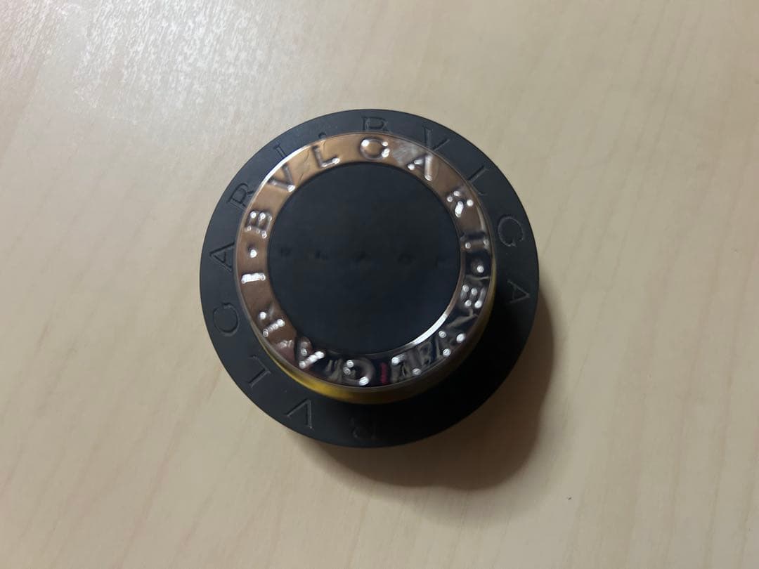 花火　BVLGARI 男性用香水 円筒形