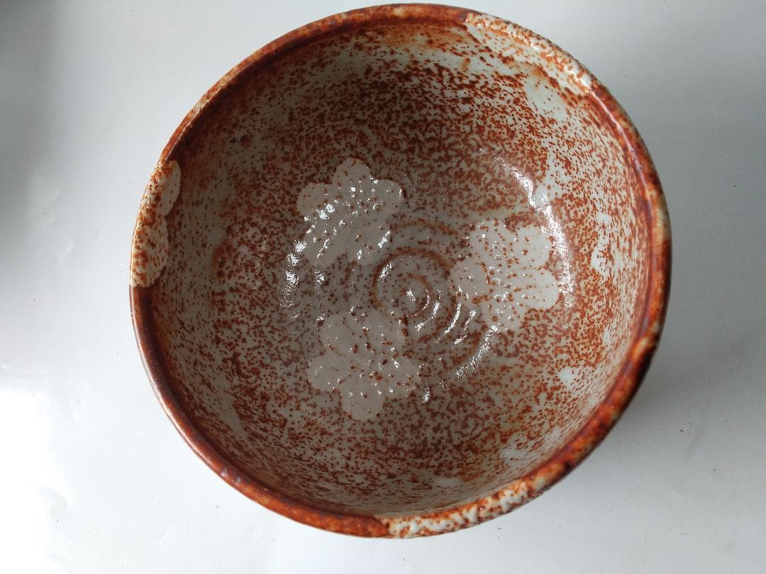 美濃寿窯 水野守山 志野 菓子鉢 菓子器 茶道具 茶器 新品 未使用 です。